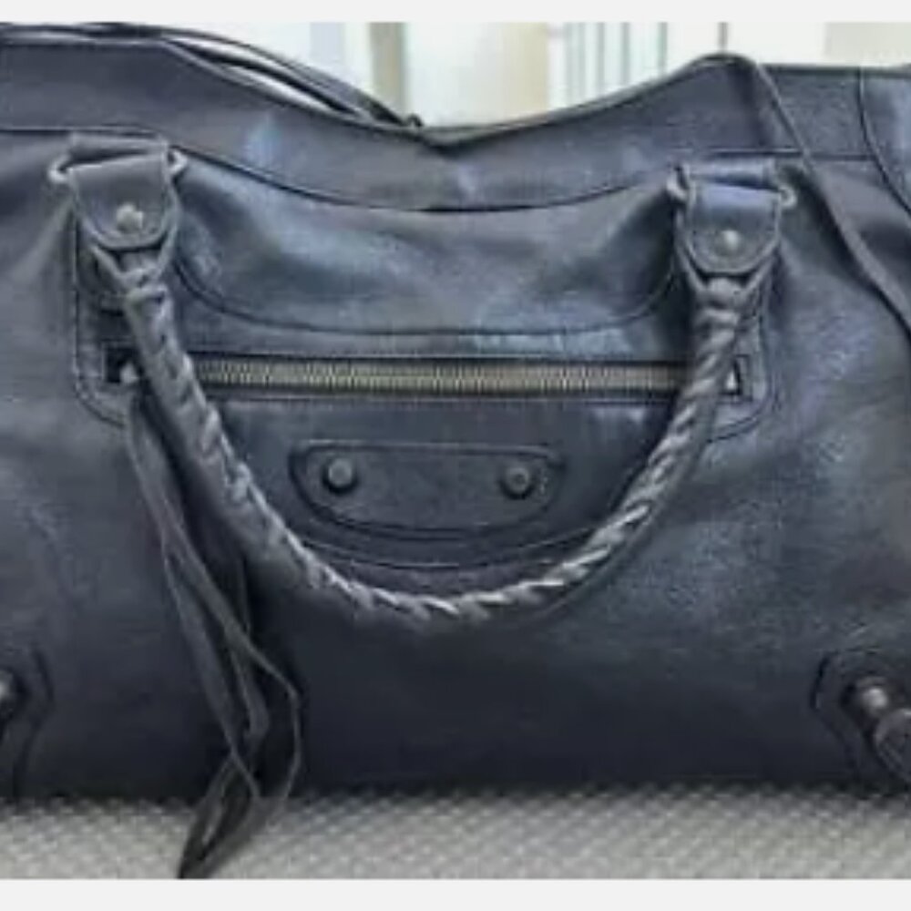 BALENCIAGA The City Leather bag in Black